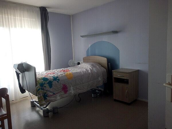 chambres-ehpad-fleurs-d-automne-decines-charpieu