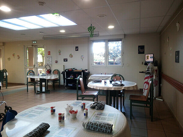hotellerie-restauration-ehpad-fleurs-d-automne-decines-charpieu